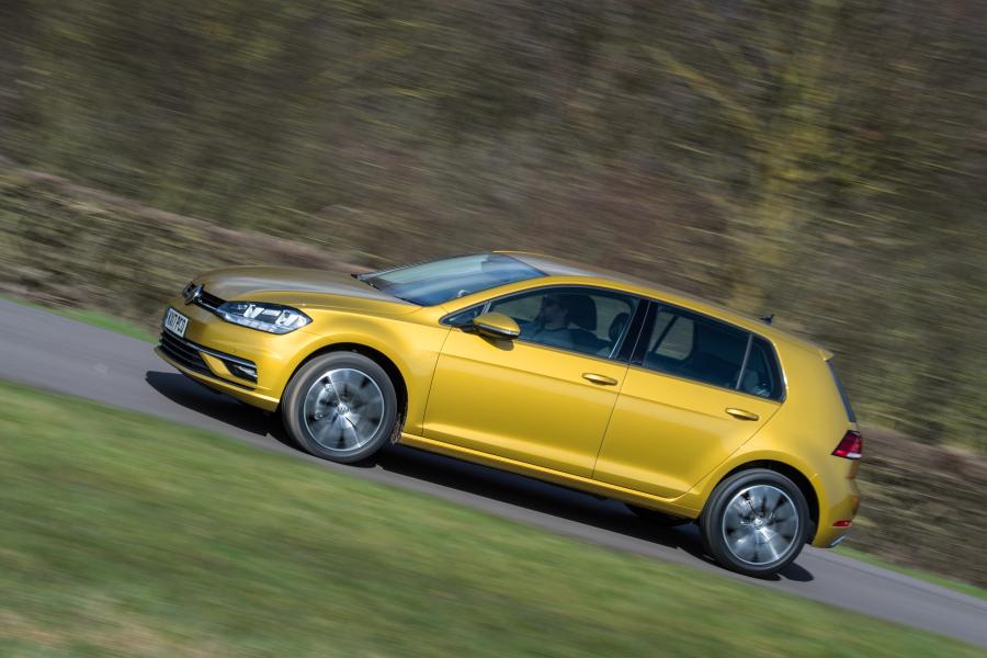  Volkswagen Golf TDI 5-Door 2017 года  (UK) (фото 20 из 30)